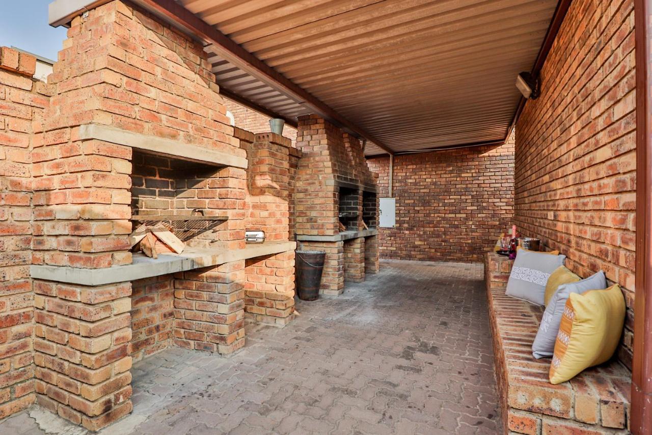 Rudman Townhouses - Family Apartment Boksburg Esterno foto