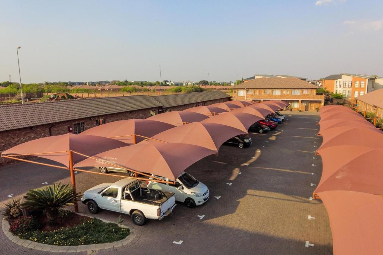 Rudman Townhouses - Family Apartment Boksburg Esterno foto