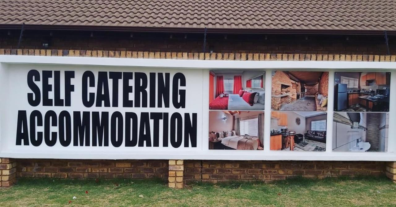 Rudman Townhouses - Family Apartment Boksburg Esterno foto