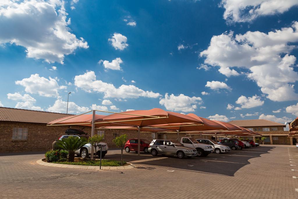 Rudman Townhouses - Family Apartment Boksburg Esterno foto
