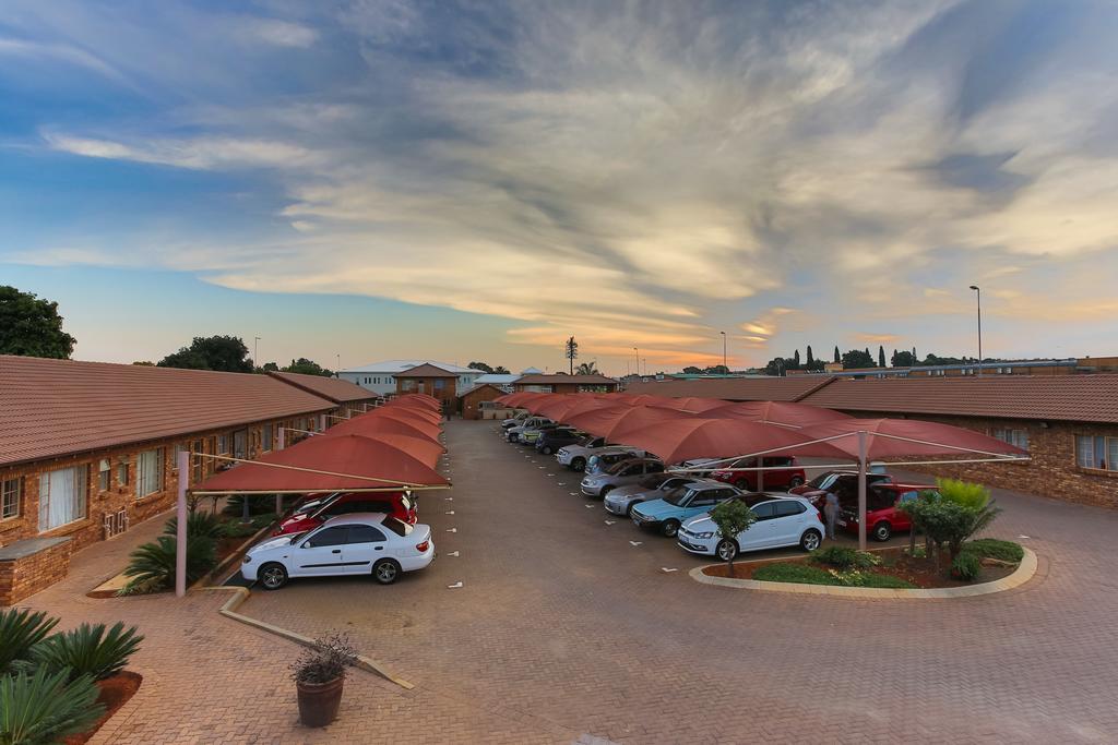 Rudman Townhouses - Family Apartment Boksburg Esterno foto